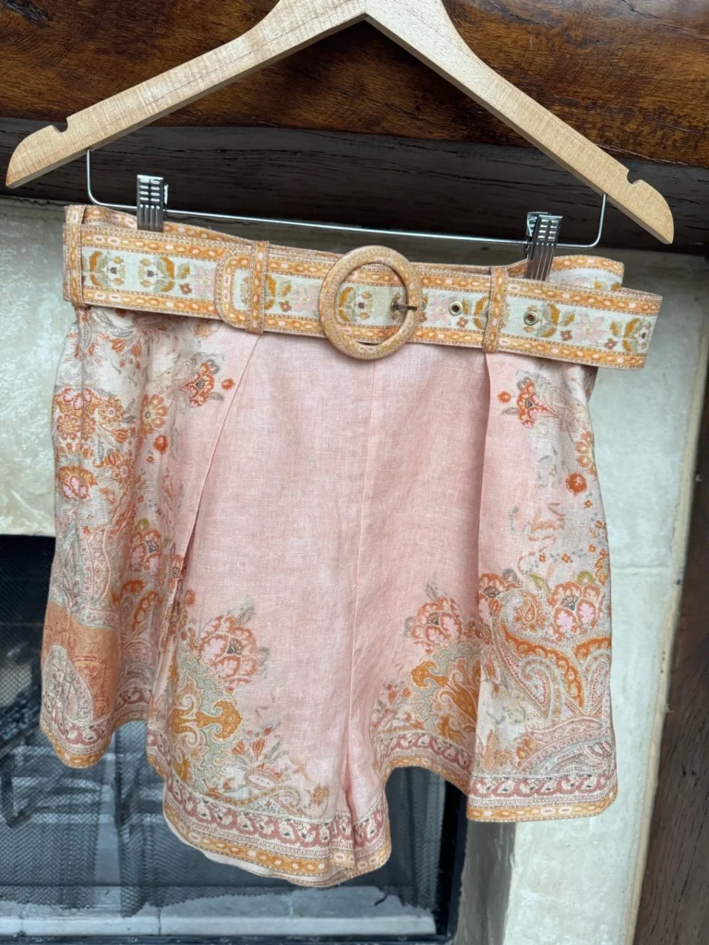 Zimmerman Sz 2 coral/pink Paisley Linen Pintuck Shorts with 2 Belts - Picture 1 of 4